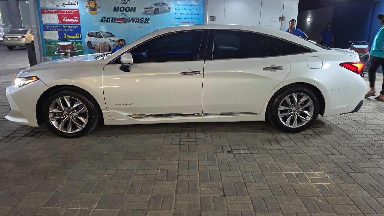 Dammam, Vehicles, Cars & Trucks , SAR 110000,  Toyota Avalon,  2021,  Automatic,  200 KM,   Touring