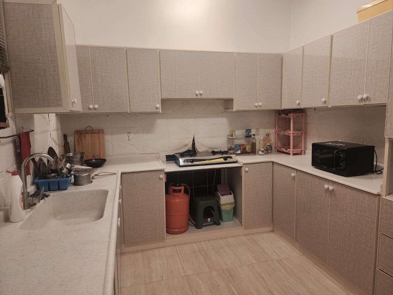 Khobar, Staff Accommodation, SAR 1100,  00 Sq. Meter,  Fully Furnished Room For Rent &ndash; Muslim Bachelor Only