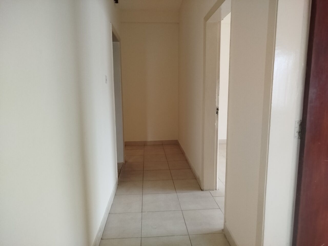 Salmaniya, Apartments, Flats, Houses & Villas, BHD 195/month,  2 BR,  1Bath Big Hall.Kitchen Balcony. .Lift. Unfurnished & Exclusive In -(((Salmaniya)))