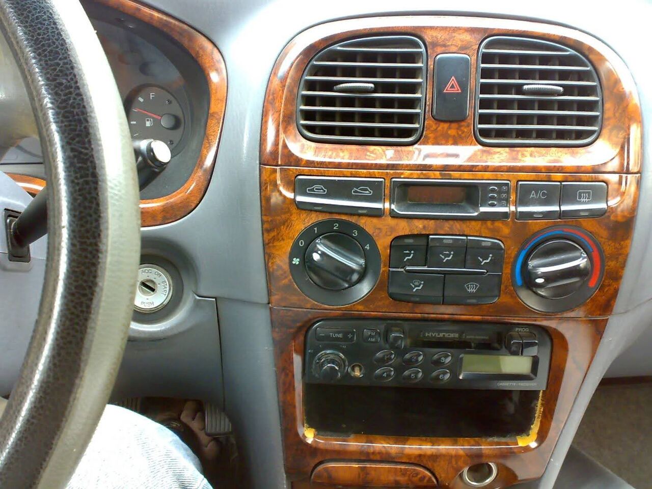 Riyadh, Vehicles, Cars & Trucks , SAR 8500,  Hyundai Sonata,  2000,  Automatic,  187000 KM,