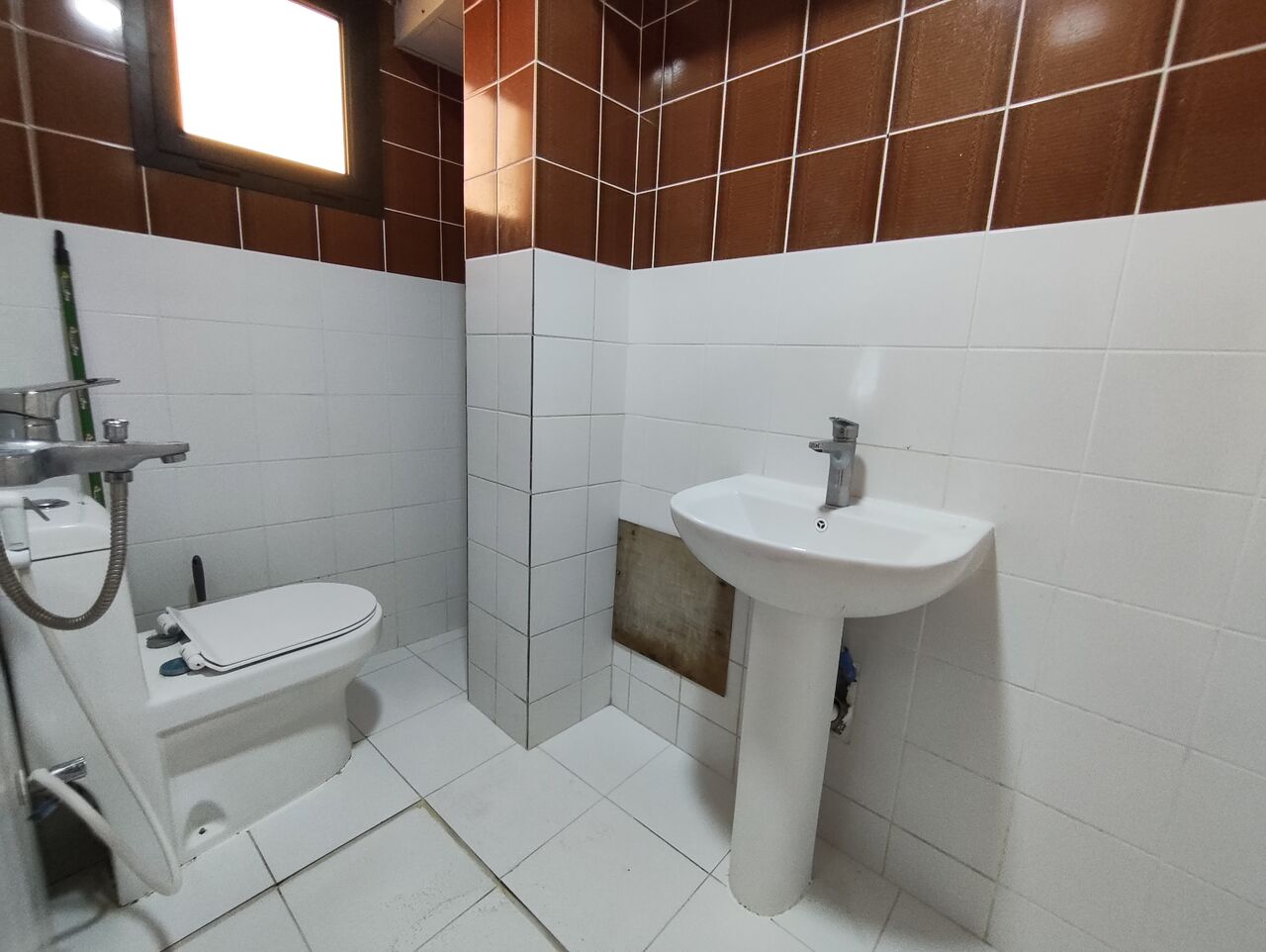 Zinj, Apartments, Flats, Houses & Villas, BHD 130/year,  1 BR,  Zinj:- Studio Flat On Rent With Unlimited Ewa & Split Ac.