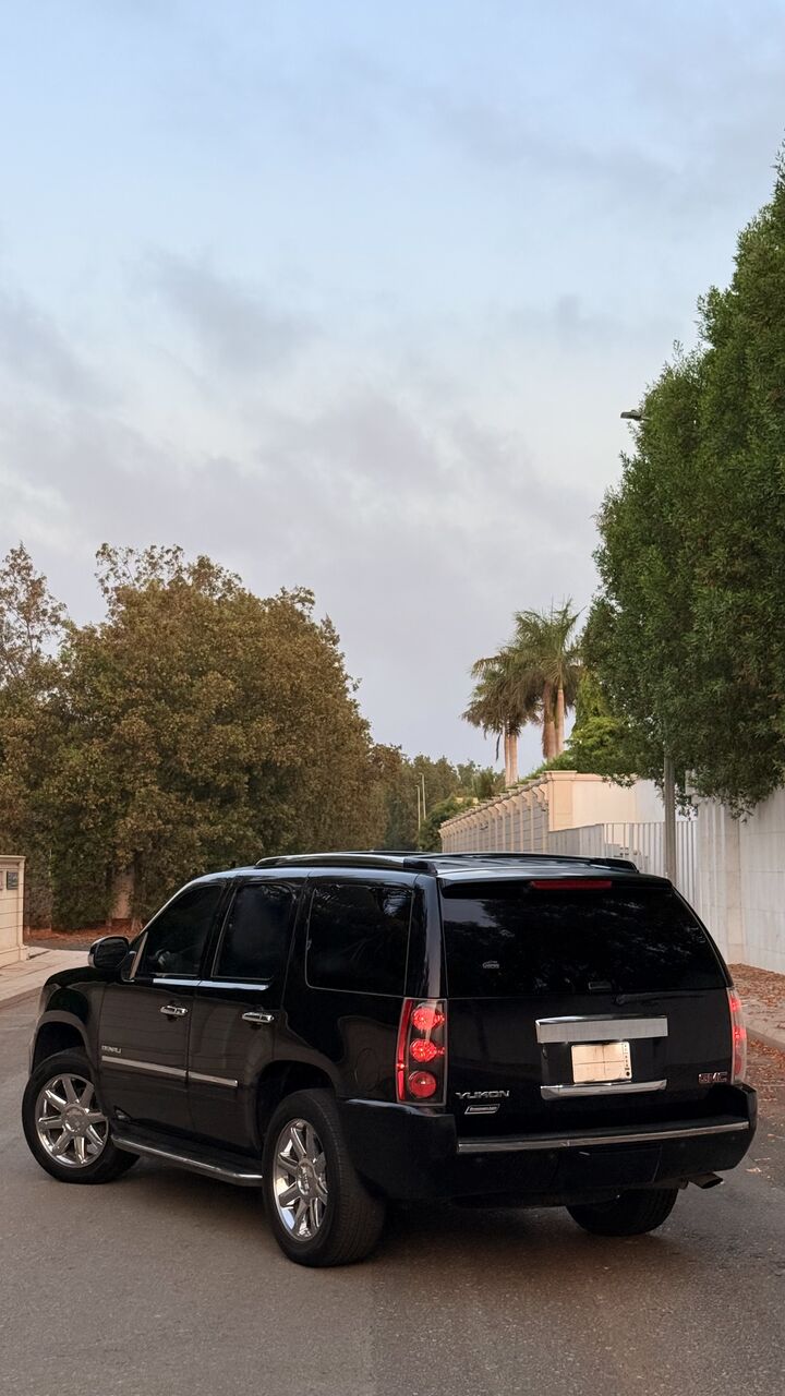 Jeddah, Vehicles, Cars & Trucks , SAR 60000,  GMC Yukon Denali,  2014,  150 KM,