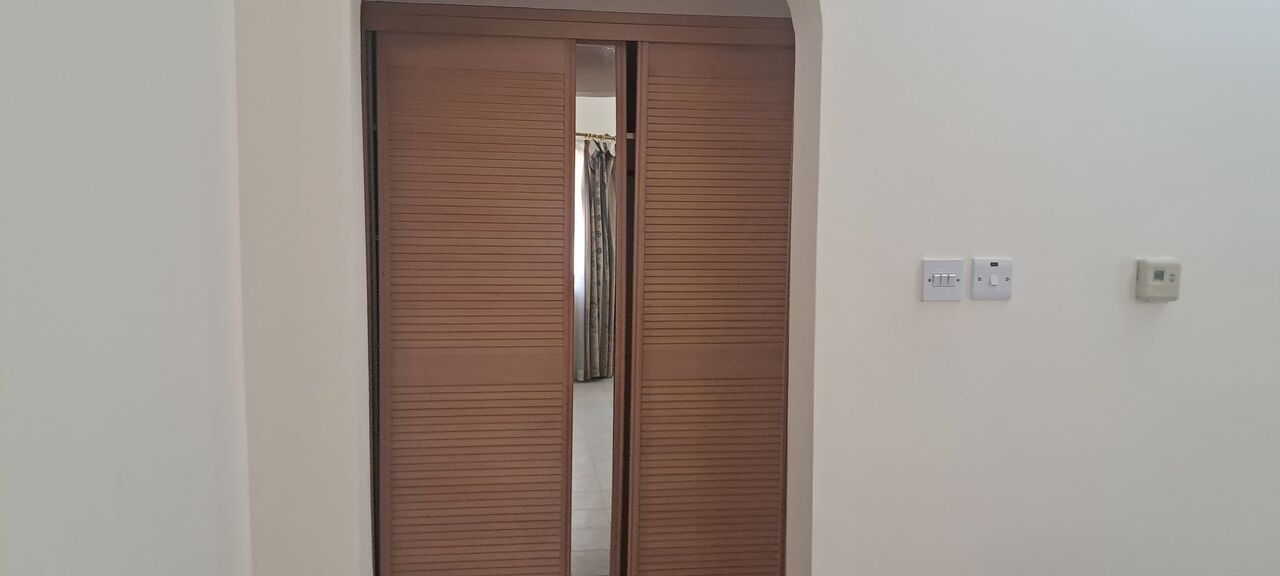 Juffair, Apartments, Flats, Houses & Villas, BHD 300/year,  2 BR,  Semi Furnished 2 Bedrooms Apartment