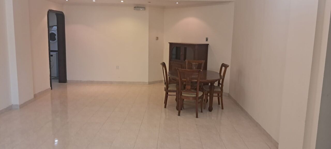 Juffair, Apartments, Flats, Houses & Villas, BHD 300/year,  2 BR,  Semi Furnished 2 Bedrooms Apartment