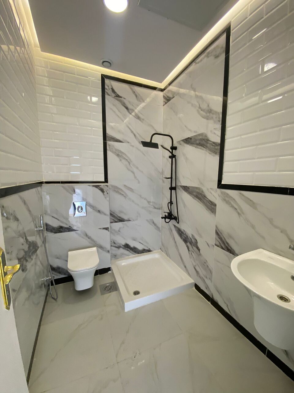 Kuwait City, Apartments, Flats, Houses & Villas, KWD 500/month,  3 BR,  Apartment For Rent In Al-Aqila, Three Master Bedrooms.