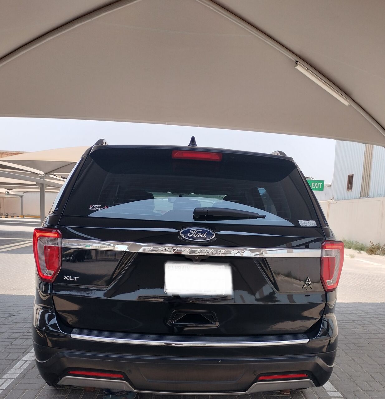 Manama, Vehicles, Cars & Trucks , Ford Explorer,  2018,  Automatic,  112000 KM,    XLT  (  7 Seater Very Clean Suv )