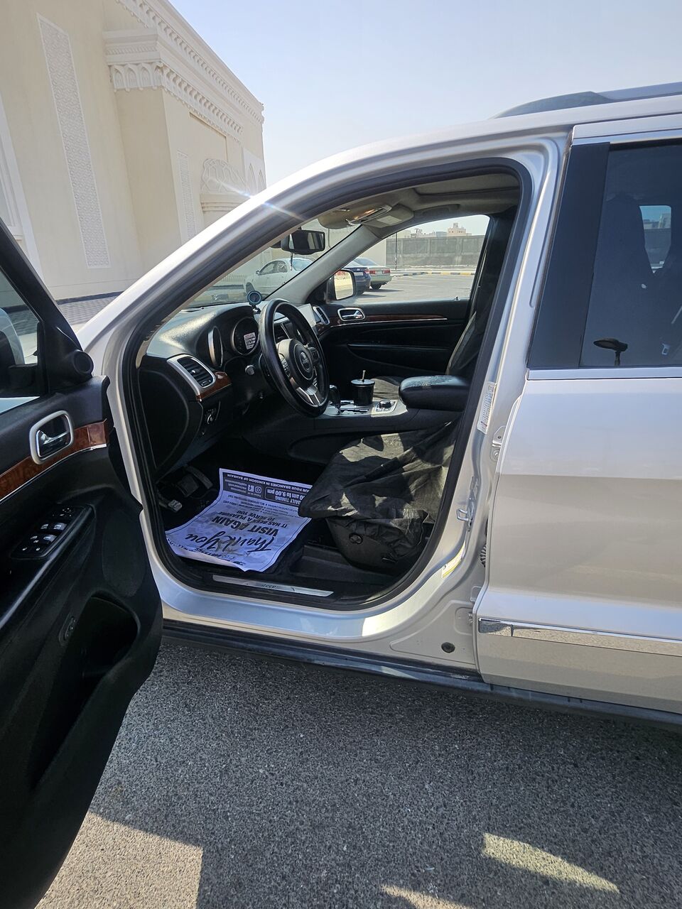 Hidd, Vehicles, Cars & Trucks , BHD 3400,  Jeep Grand Cherokee,  2012,  Automatic,  220008 KM,  GRAND CHEROKEE JEEP MODEL  ODO: 220,000 KLM USE LIMITED EDITION  INSURANCE & PASSING T
