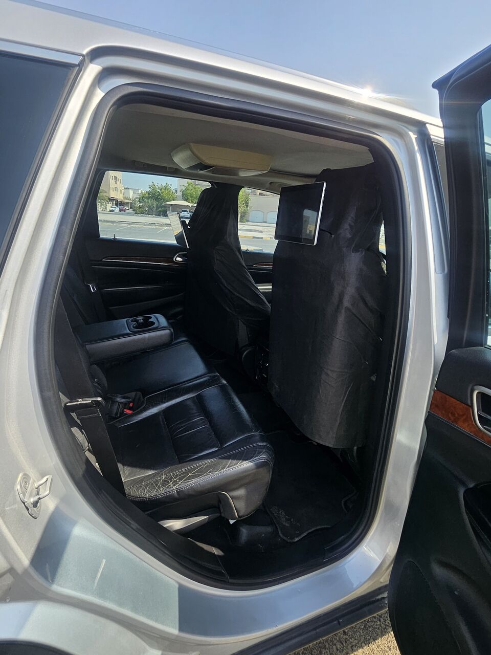 Hidd, Vehicles, Cars & Trucks , BHD 3400,  Jeep Grand Cherokee,  2012,  Automatic,  220008 KM,  GRAND CHEROKEE JEEP MODEL  ODO: 220,000 KLM USE LIMITED EDITION  INSURANCE & PASSING T