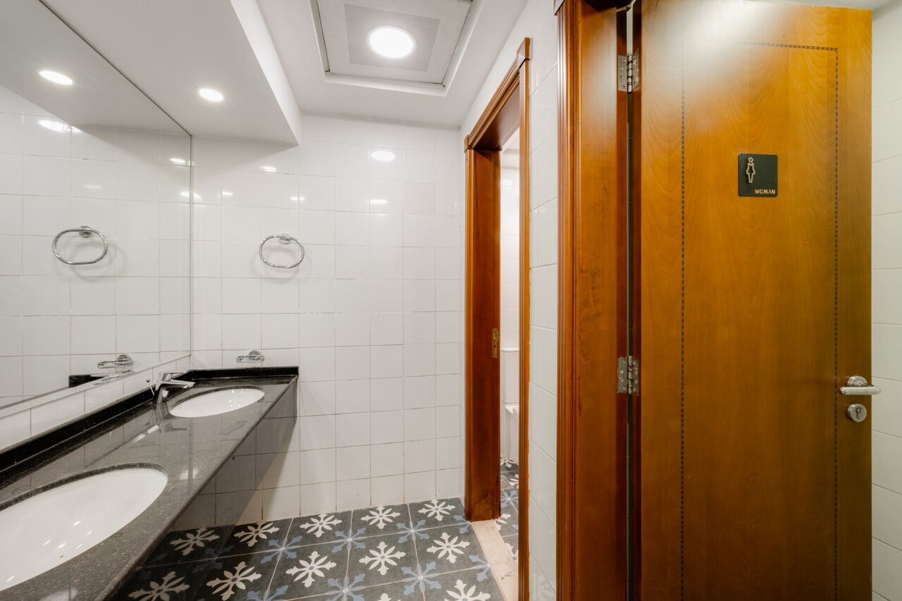 Deira, Offices, AED 390,  3432 Sq. Feet,  Premium Commercial Office | 3,432 Sq. Ft. | Chiller Free | 1 Month Free Rent