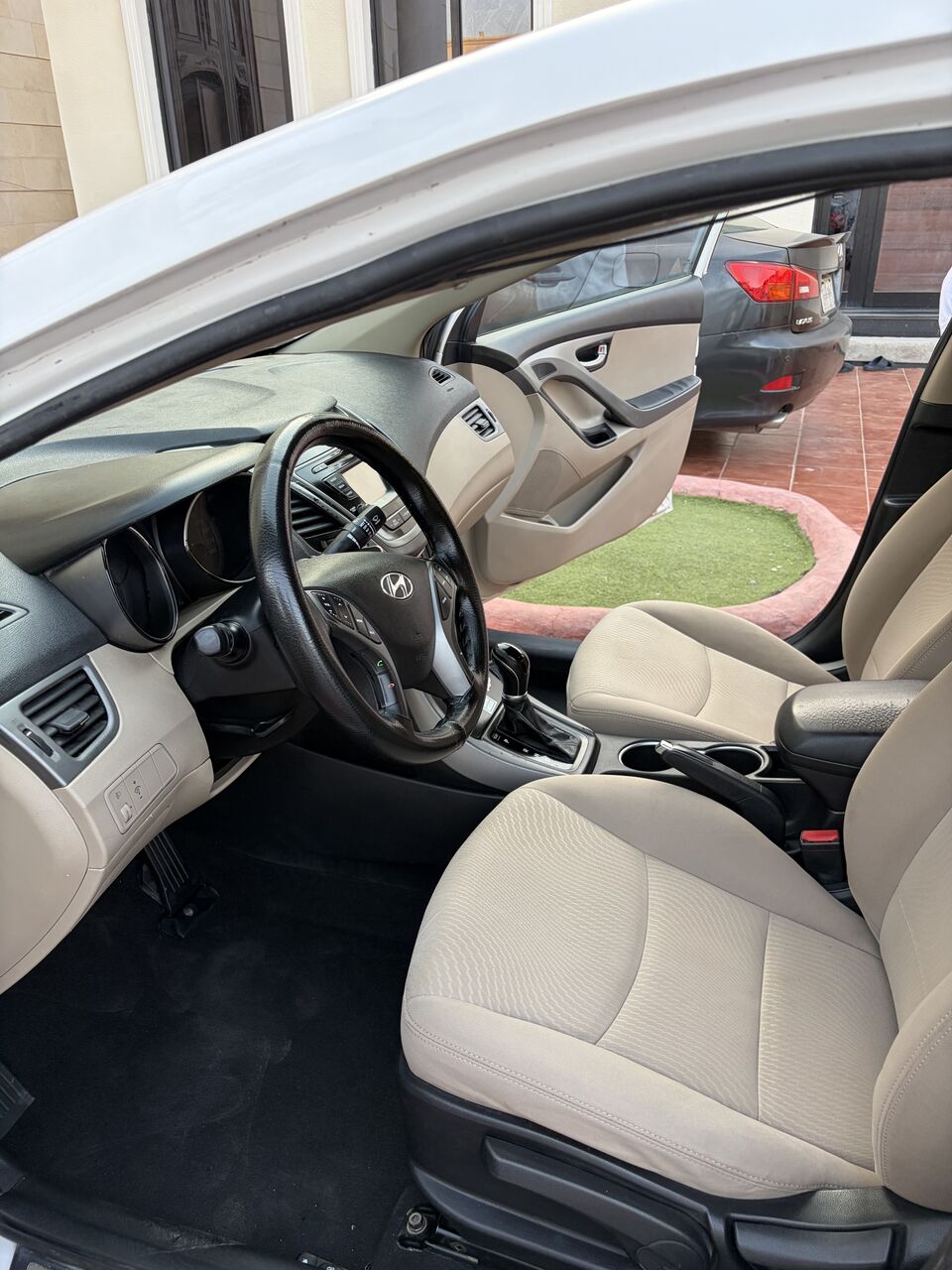 Dammam, Vehicles, Cars & Trucks , SAR 23,  Hyundai Elantra SE 2.0,  2014,  Automatic,  318000 KM,   Hyundai Elantra Full Option  &ndash; Large Engine