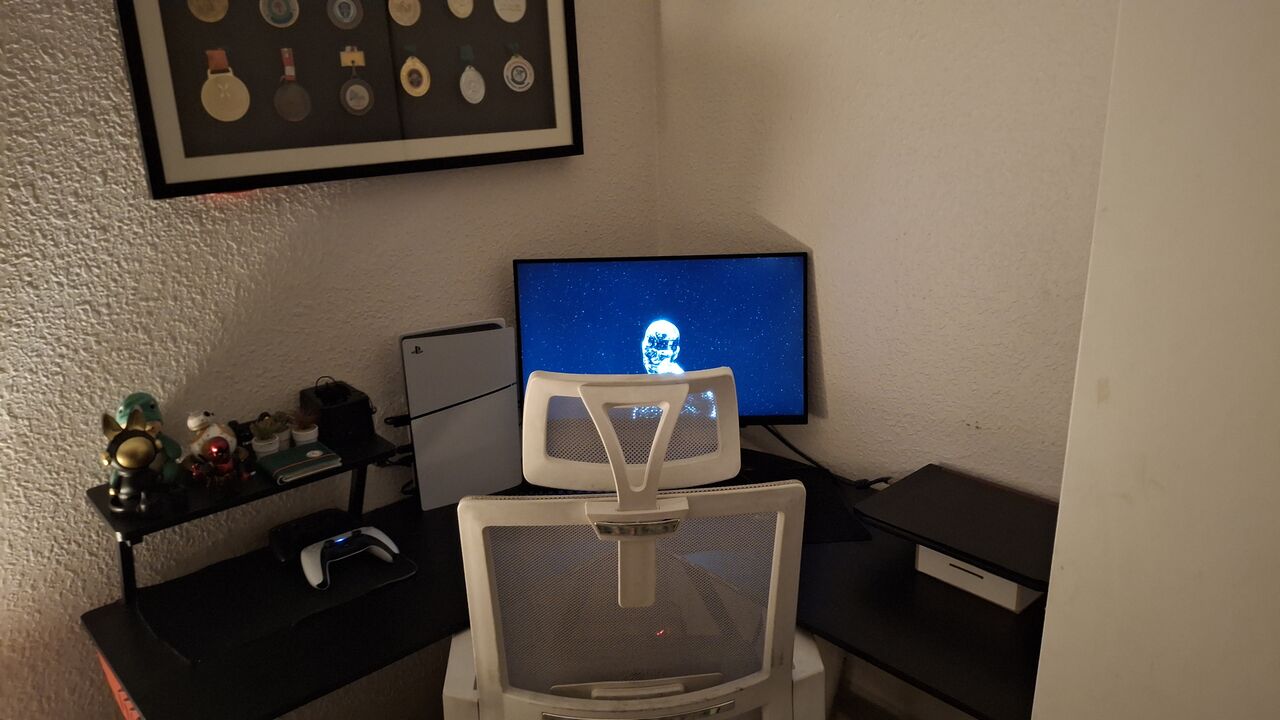Dammam, Furniture, SAR 200,  Used L-Shaped Computer Desk &ndash; Great Condition | Gaming & Office Corner Desk