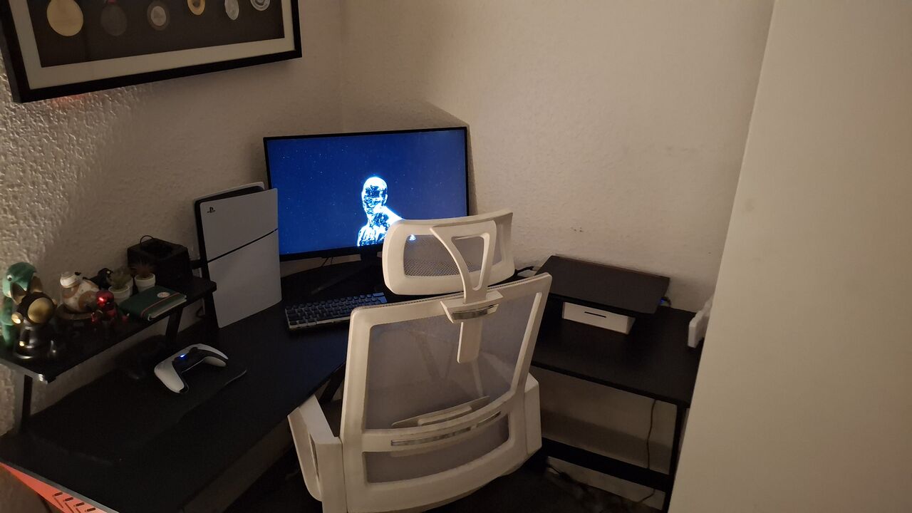 Dammam, Furniture, SAR 200,  Used L-Shaped Computer Desk &ndash; Great Condition | Gaming & Office Corner Desk