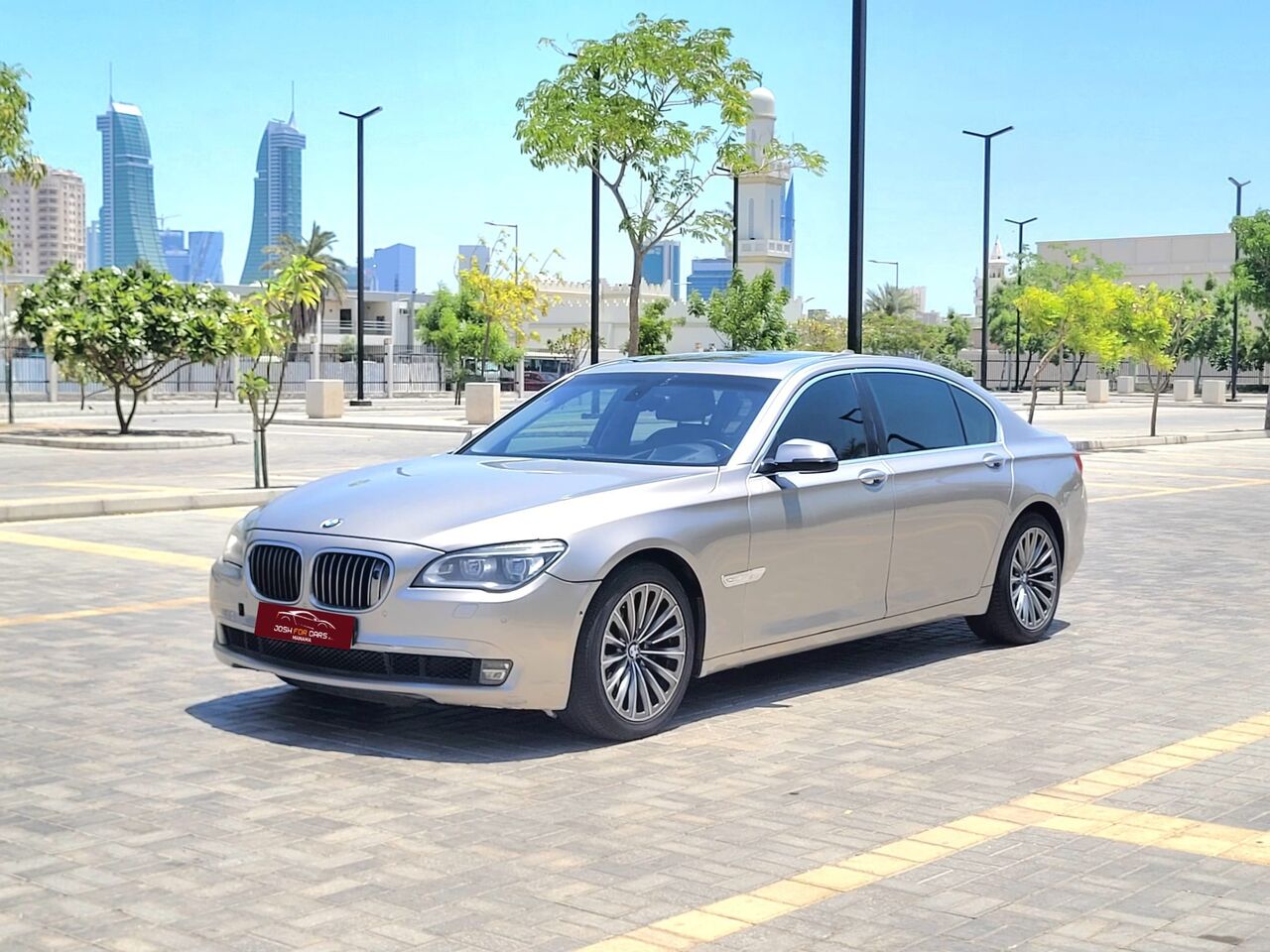 Muharraq, Vehicles, Cars & Trucks , BHD 1,  Bmw 740,  2013,  Automatic,  213000 KM,   Li