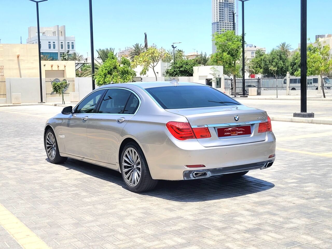 Muharraq, Vehicles, Cars & Trucks , BHD 1,  Bmw 740,  2013,  Automatic,  213000 KM,   Li