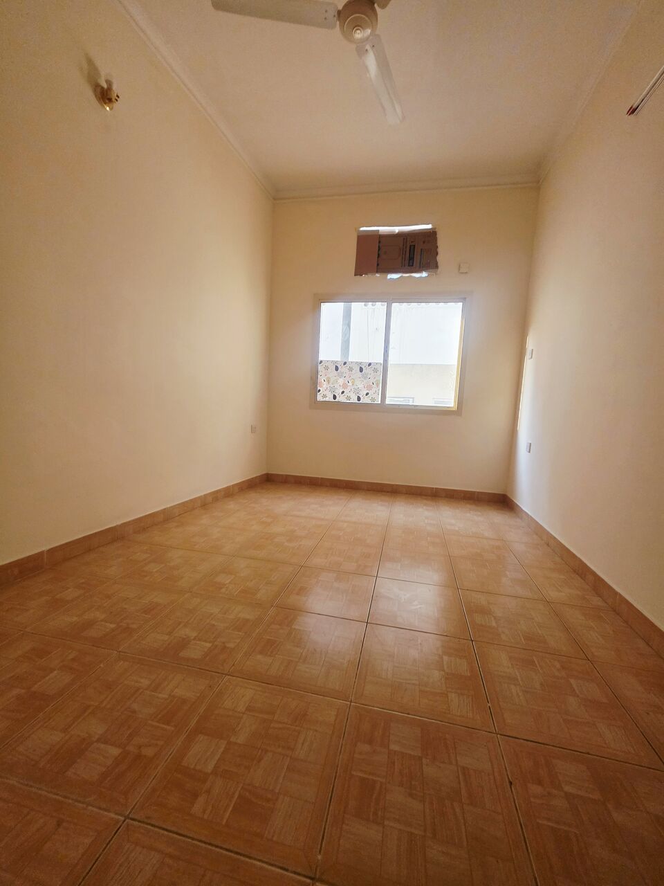 Hoora, Apartments, Flats, Houses & Villas, BHD 150/month,  1 BR,  -Very Neet UN Furnished 1 BHK Flat With Ewa @150/BD In Hoora
