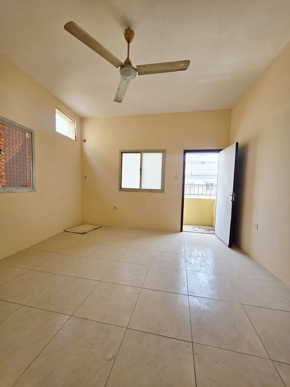 Hoora, Apartments, Flats, Houses & Villas, BHD 120/month,  2 BR,  -Very Neet UN Furnished 2 BHK Balcony Flat Without @120/BD In Hoora