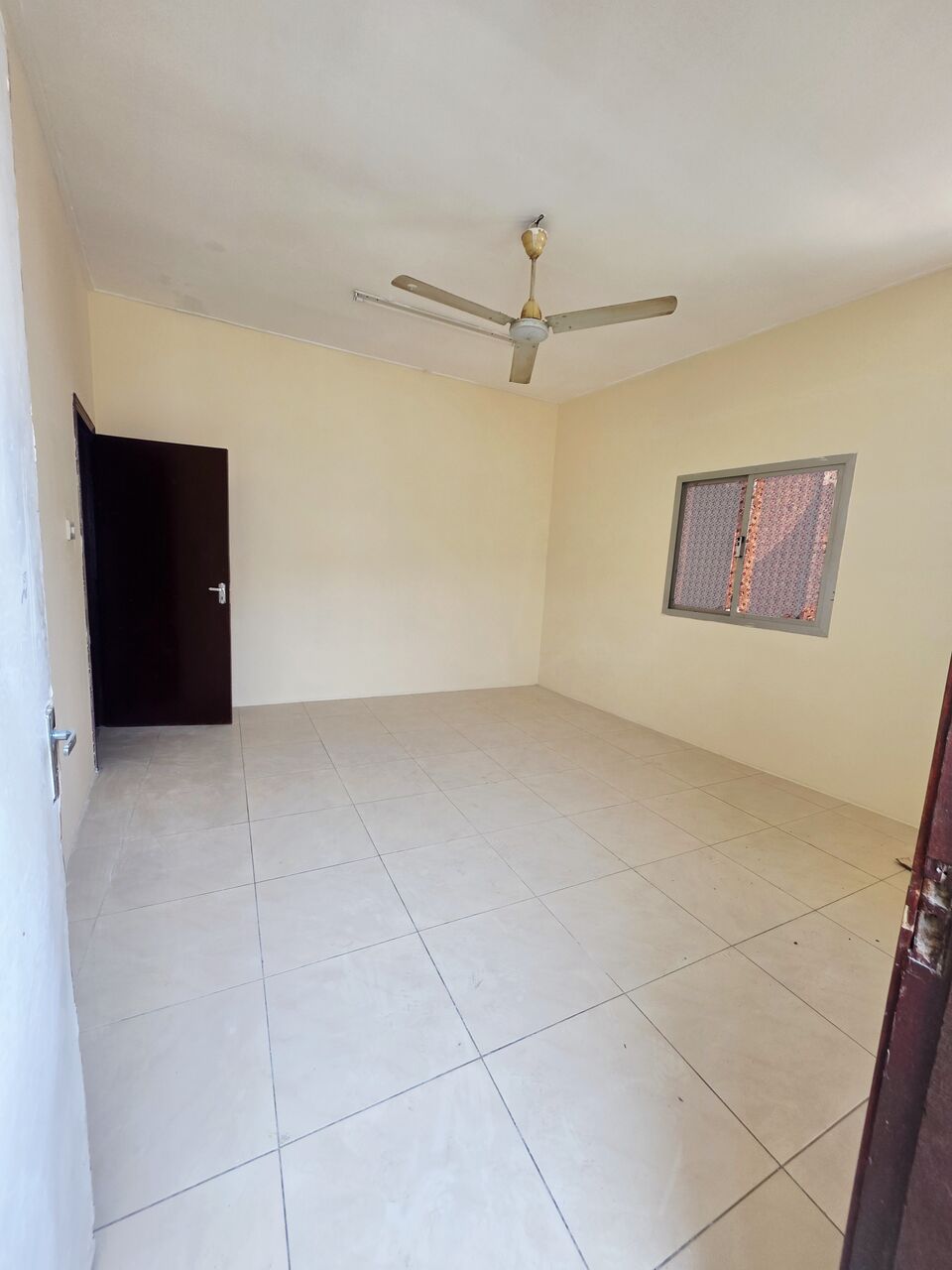 Hoora, Apartments, Flats, Houses & Villas, BHD 120/month,  2 BR,  -Very Neet UN Furnished 2 BHK Balcony Flat Without @120/BD In Hoora