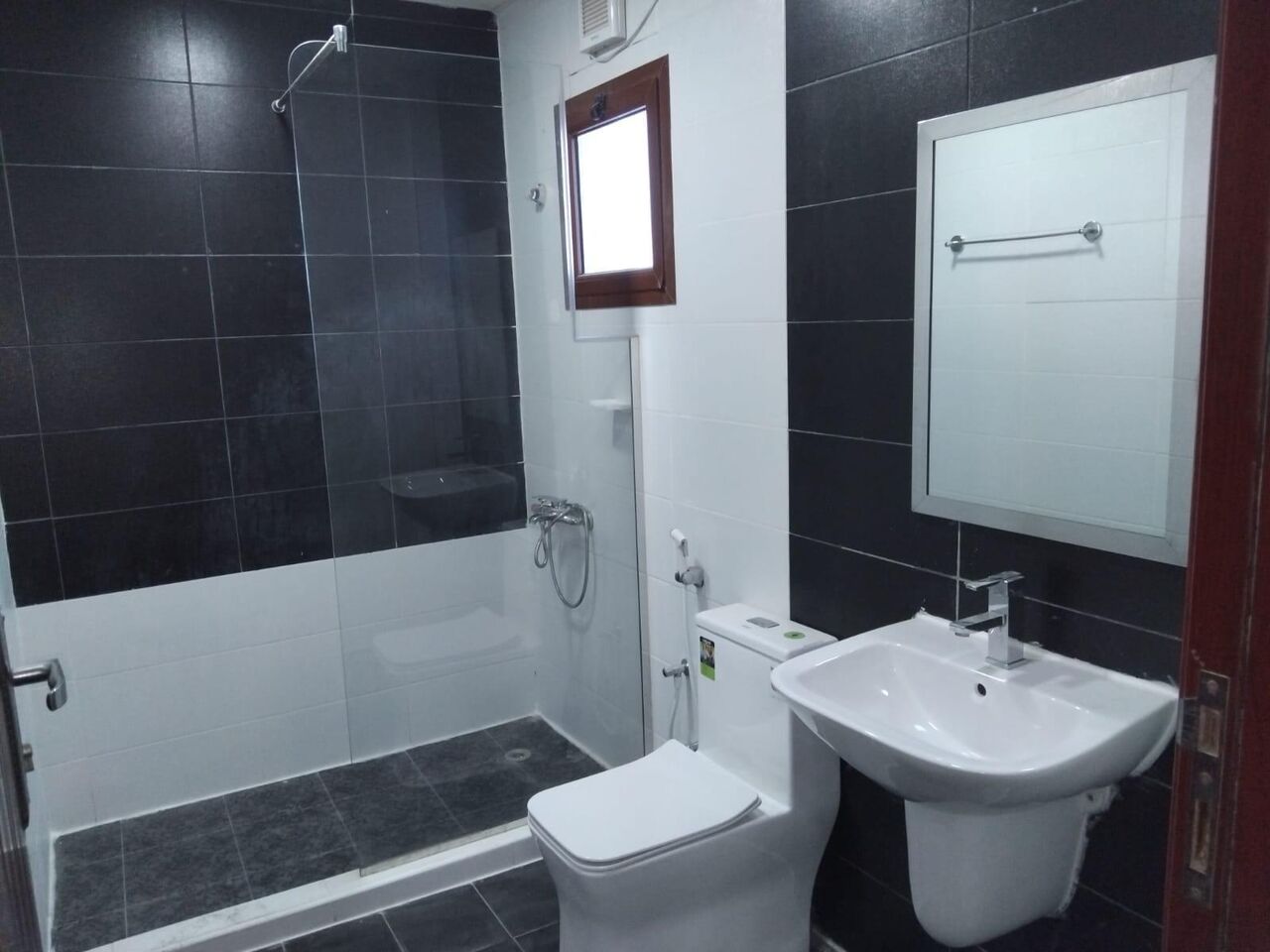 Hoora, Apartments, Flats, Houses & Villas, BHD 280/month,  Furnished,  2 BR,  Parking - WiFi & Pool -Fully Furnished 2 BHK Flat With Ewa@280/BD In Hoora