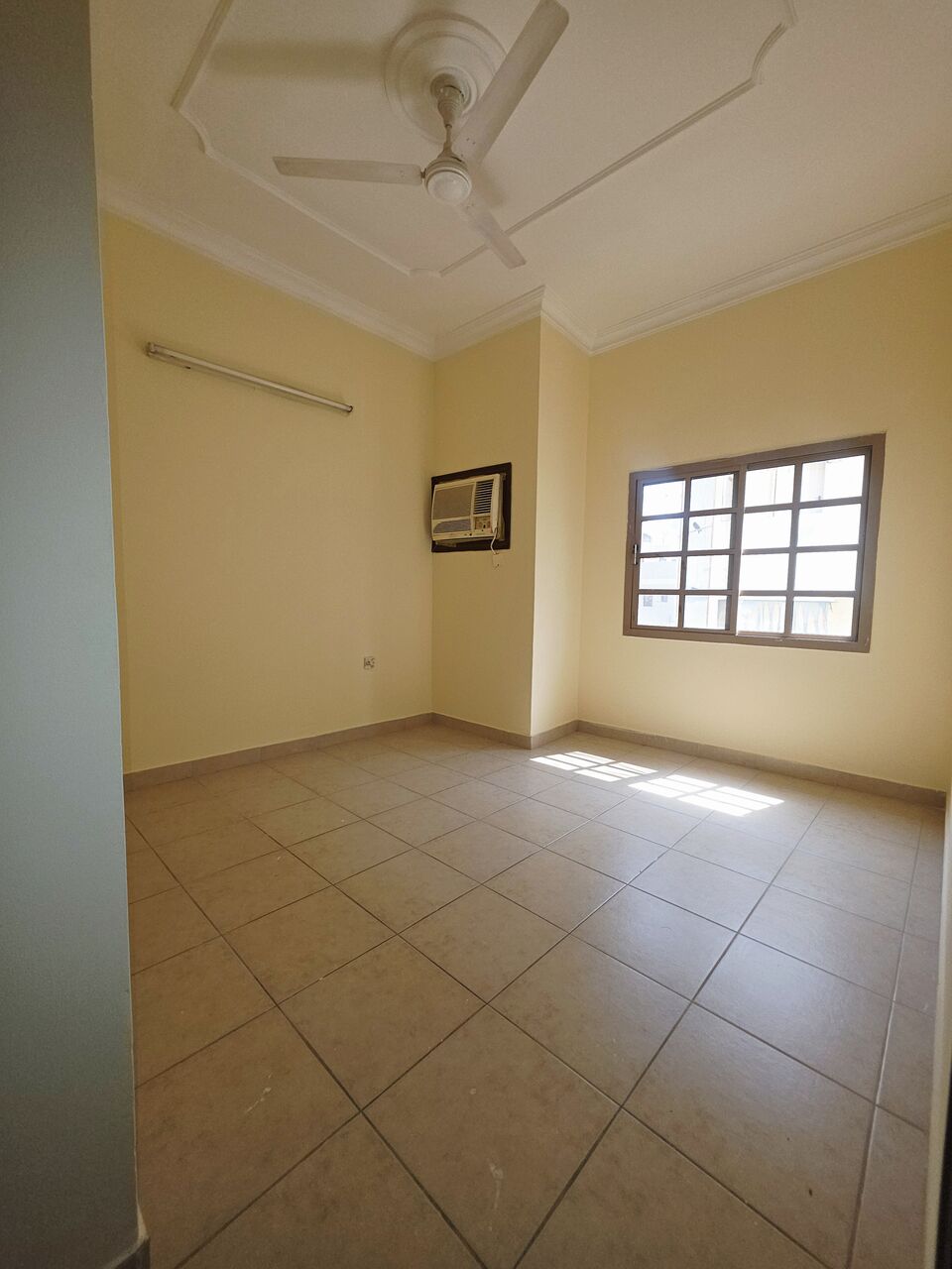 Gudaibiya, Apartments, Flats, Houses & Villas, BHD 230/month,  2 BR,  -Very Neet Semi Furnished 2 BHK Balcony Flat With Ewa @230/BD In Gudaibiya