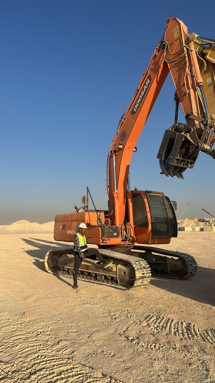 Jubail, Jobs, Urgent Requirement For 3 Excavators And Their Operators Are Required For 6 Month