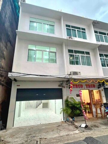 Bangkok, Villas, THB 50000,  30 Sq. Feet,  For Rent #Townhouse 4 Floors With Rooftop. Renovated The Whole House. Located In Soi