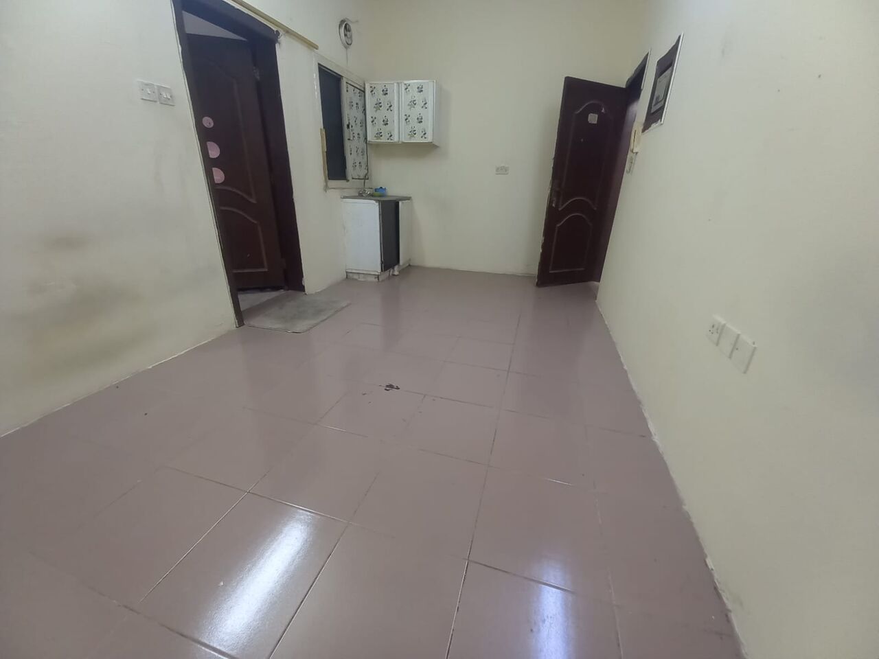 Gudaibiya, Apartments, Flats, Houses & Villas, BHD 120/month,  Studio,  # STUDIO SEMI FURNISHED FLAT FOR RENT IN GUDAIBIYA NEAR TO ARGENTINA SUPER MARKET-120 #