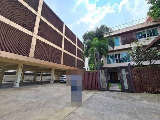 Bangkok, Real Estate For Sale, THB 86000000,  4 BR,  562 Sq. Feet,  Urgent Sale: Office With Detached House, Sukhumvit 101, Detached House With Private