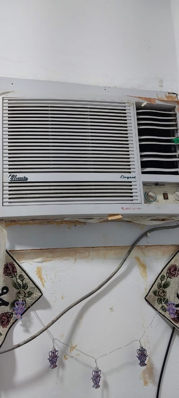 Khobar, Air Conditioners, SAR 800,  Ac And Sofa Available For Sale