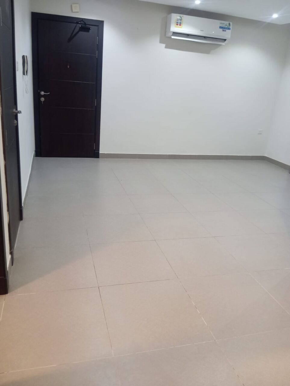 Hidd, Apartments, Flats, Houses & Villas, BHD 220/month,  2 BR,  110 Sq. Meter,  2 Bhk Semi Furnished Flat Available In Hidd Call Aleena
