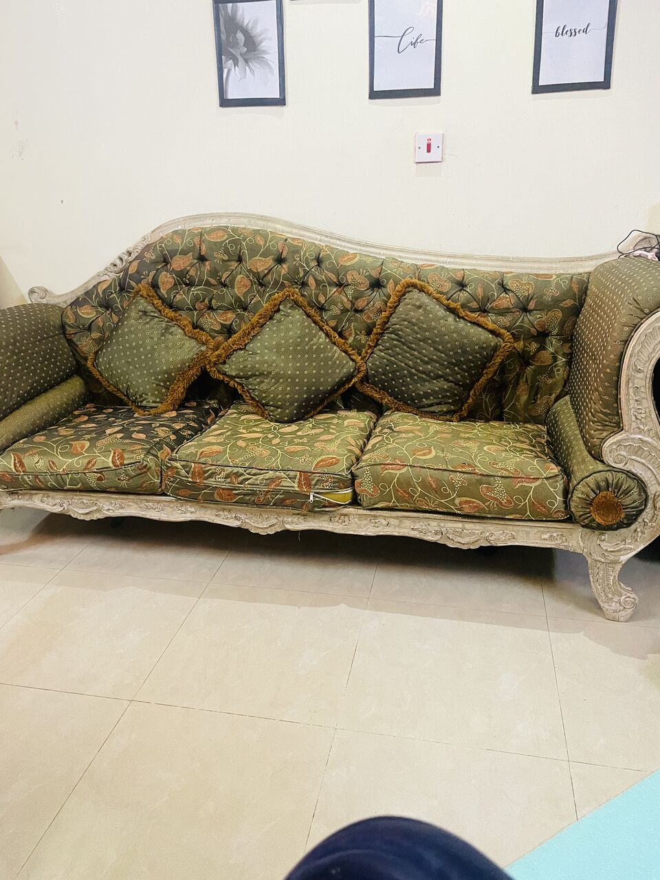 Riyadh, Furniture, SAR 85,  Good Condition Sofa For Sale