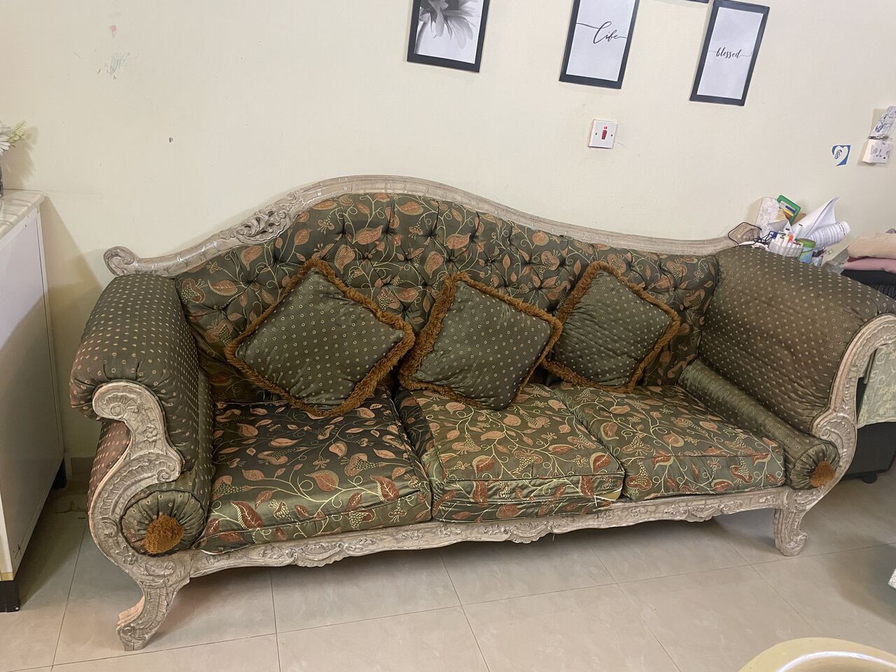 Riyadh, Furniture, SAR 85,  Good Condition Sofa For Sale