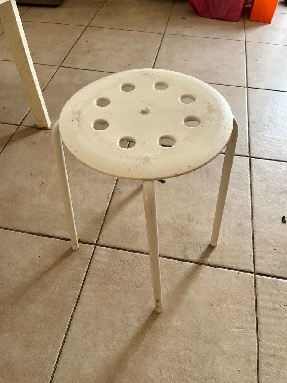 Khobar, Furniture, SAR 40,  Set Of 5 White Stools (Available As Set Or Separately)