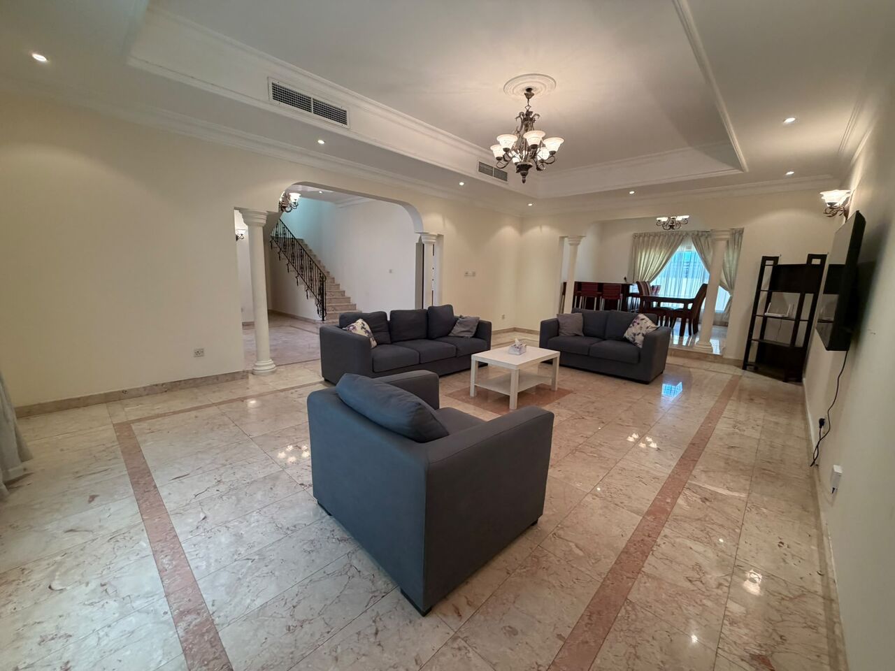 Zinj, Apartments, Flats, Houses & Villas, BHD 1000/month,  3 BR,  Compound Villa For Rent In Salhiya Zinj
