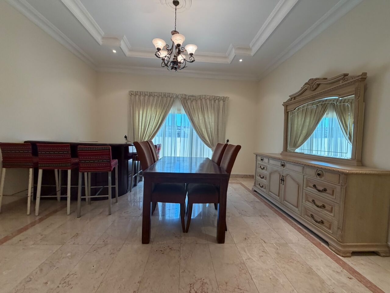 Zinj, Apartments, Flats, Houses & Villas, BHD 1000/month,  3 BR,  Compound Villa For Rent In Salhiya Zinj