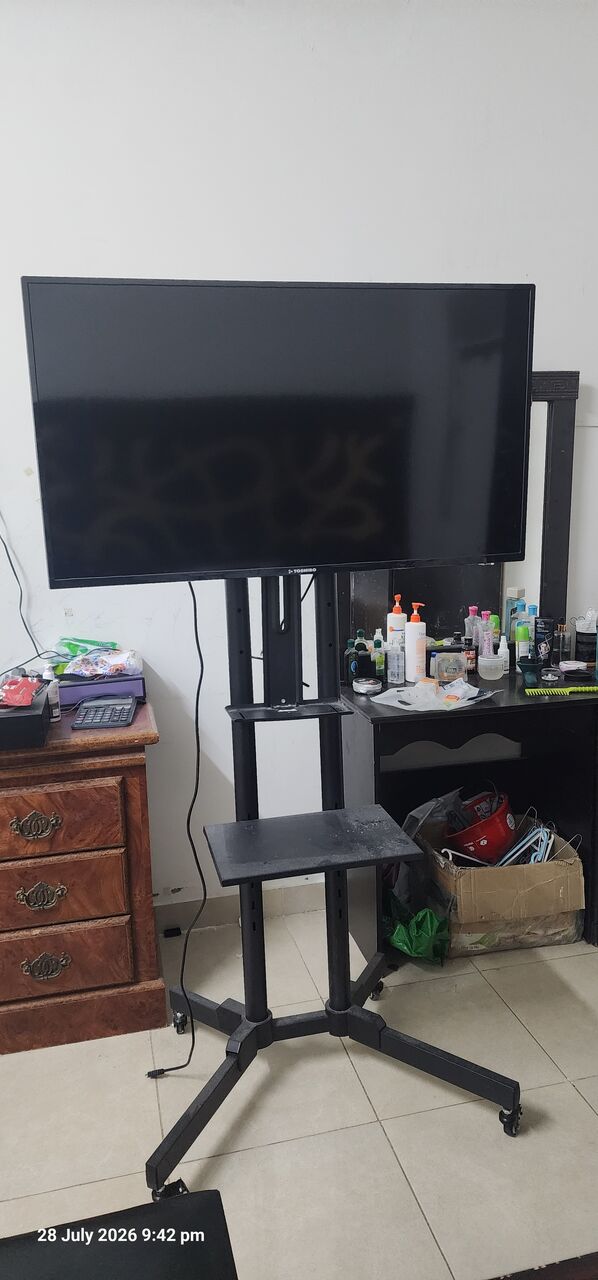 Yanbu, Appliances, SAR 750,  TV With Stand