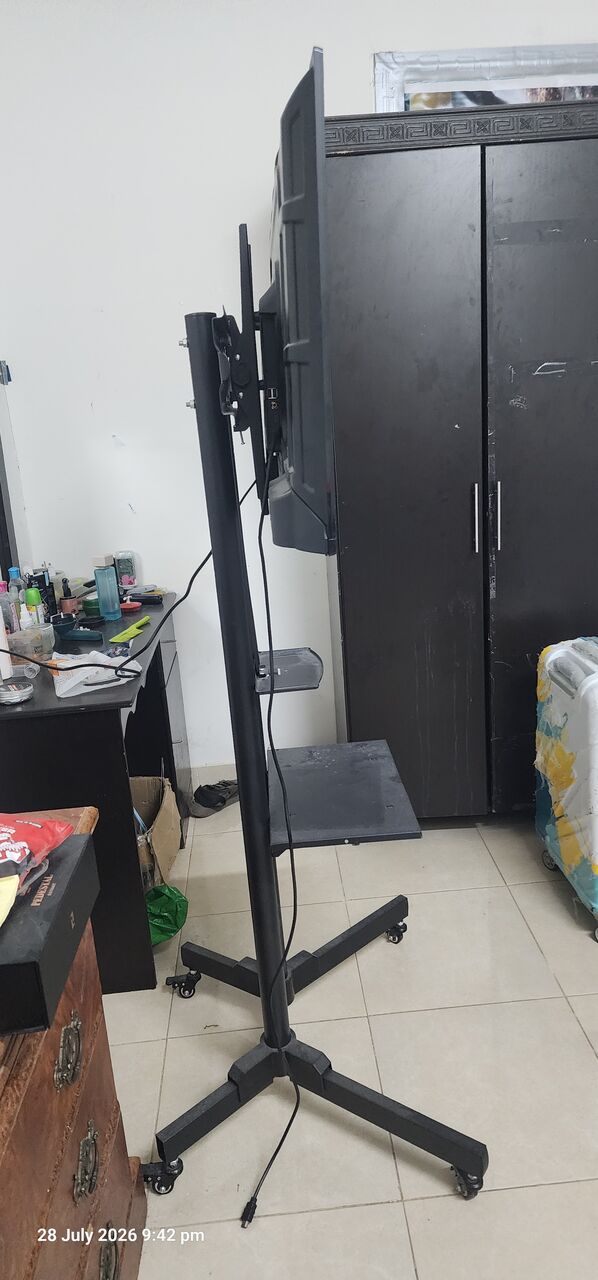 Yanbu, Appliances, SAR 750,  TV With Stand