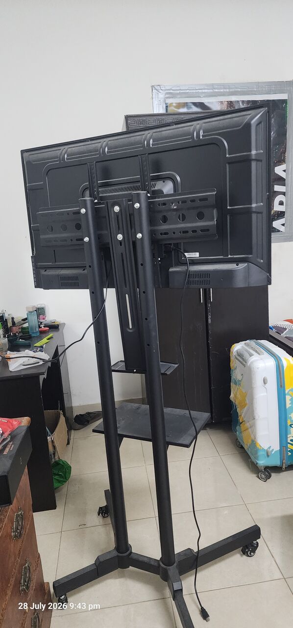 Yanbu, Appliances, SAR 750,  TV With Stand