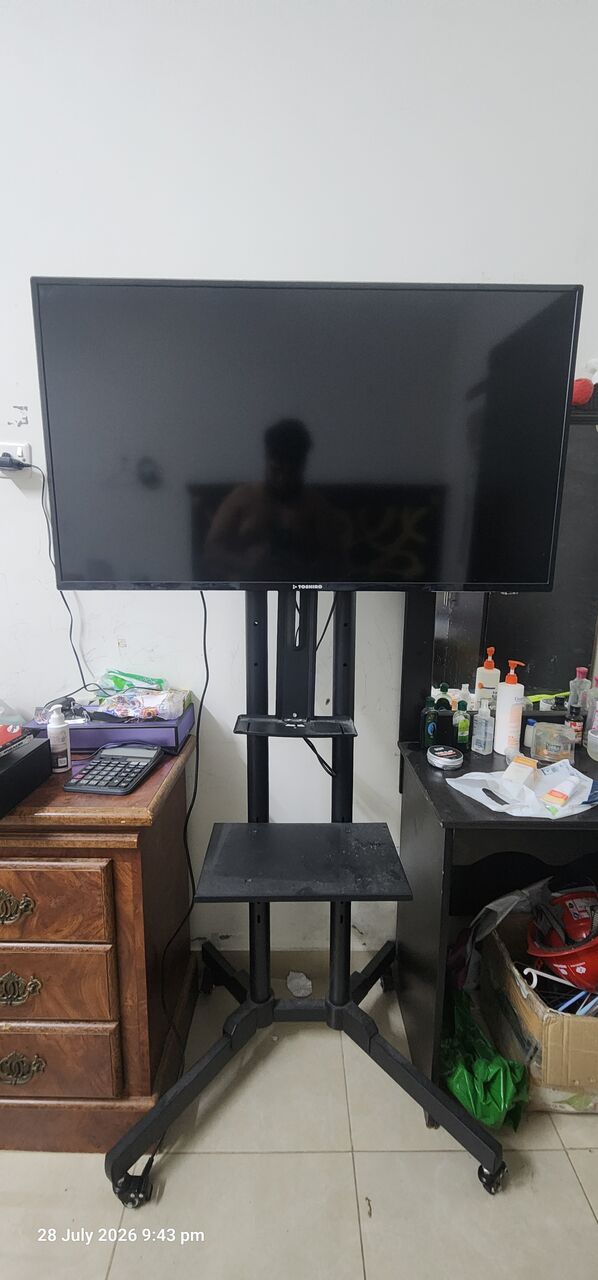 Yanbu, Appliances, SAR 750,  TV With Stand