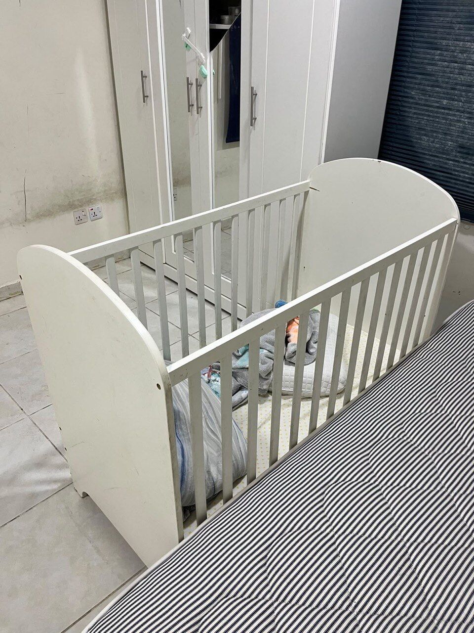 Khobar, Baby & Kid Stuff, SAR 120,  White Wooden Baby Crib / Cot Bed With Mattress