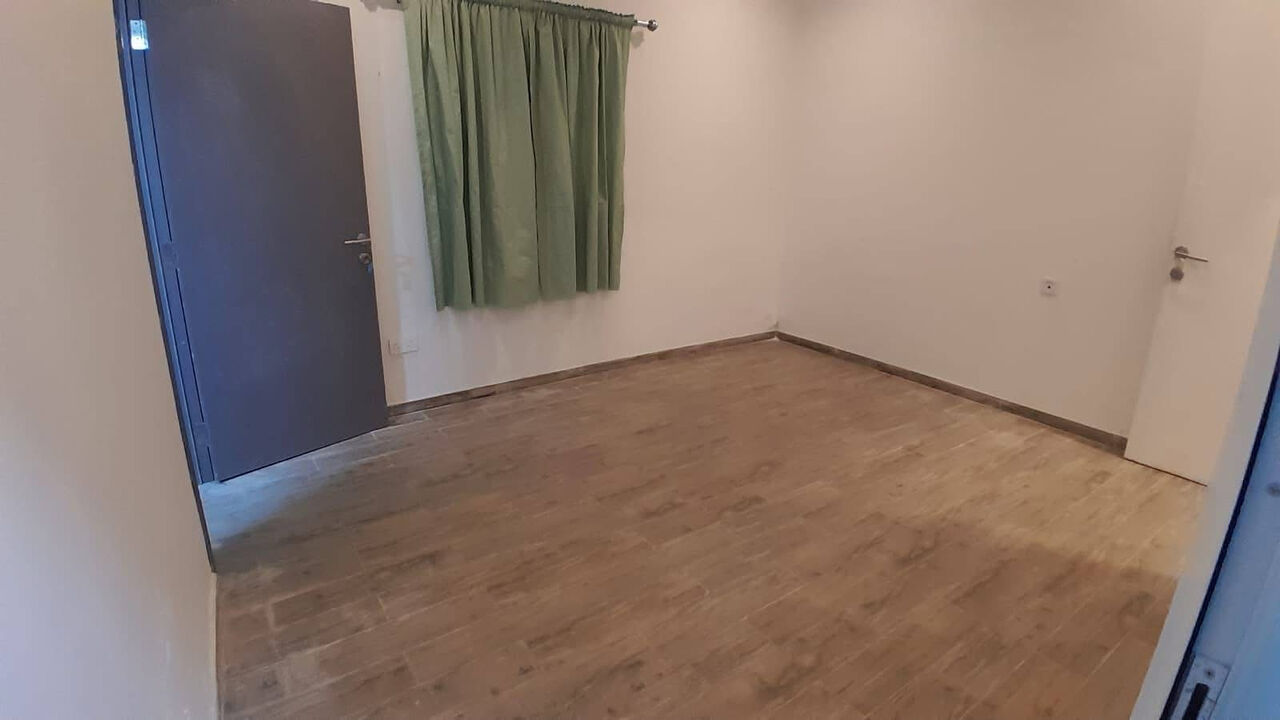 Gudaibiya, Apartments, Flats, Houses & Villas, BHD 160/month,  1 BR,  Gudaibiya:- Close To Awal Nesto.   Studio Unfurnished Flat On Rent With  A/C.  Bd 160/-