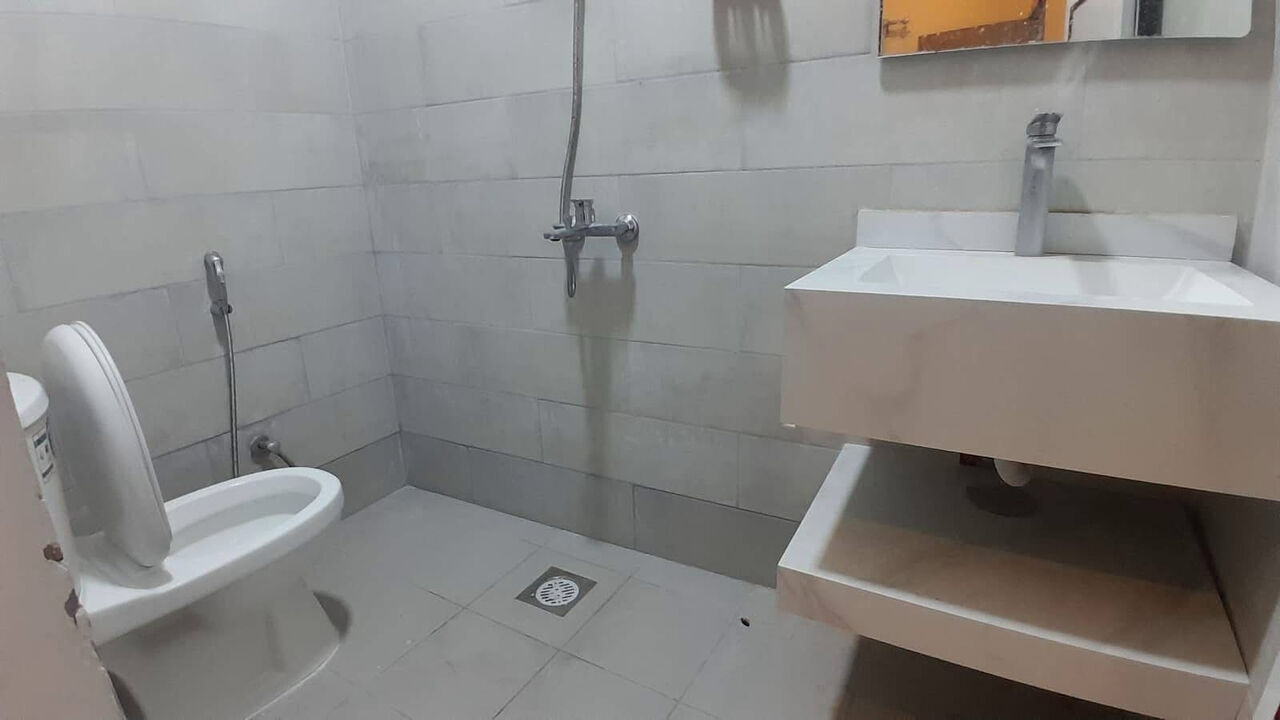 Gudaibiya, Apartments, Flats, Houses & Villas, BHD 160/month,  1 BR,  Gudaibiya:- Close To Awal Nesto.   Studio Unfurnished Flat On Rent With  A/C.  Bd 160/-