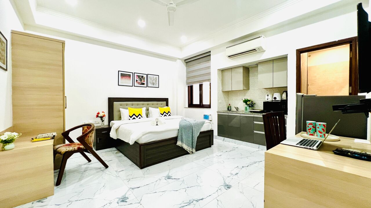 Gurgaon, Apartments, Flats, Houses & Villas, INR 3000/day,  Furnished,  Studio,  450 Sq. Feet,  Studio Apartment Golf Course Road