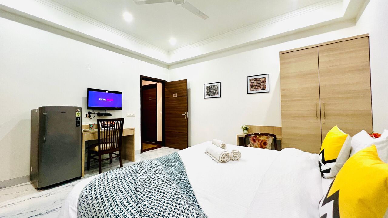 Gurgaon, Apartments, Flats, Houses & Villas, INR 3000/day,  Furnished,  Studio,  450 Sq. Feet,  Studio Apartment Golf Course Road