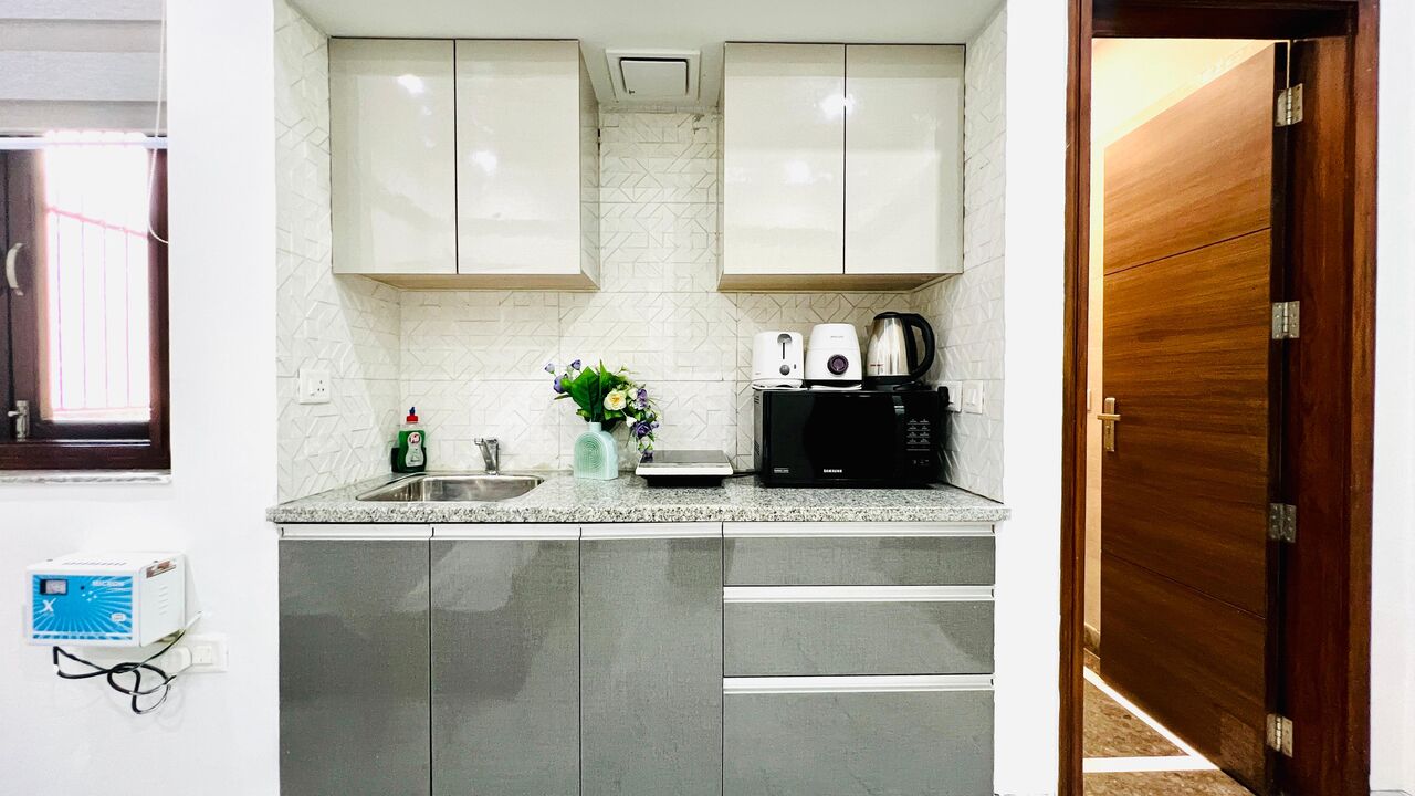 Gurgaon, Apartments, Flats, Houses & Villas, INR 3000/day,  Furnished,  Studio,  450 Sq. Feet,  Studio Apartment Golf Course Road