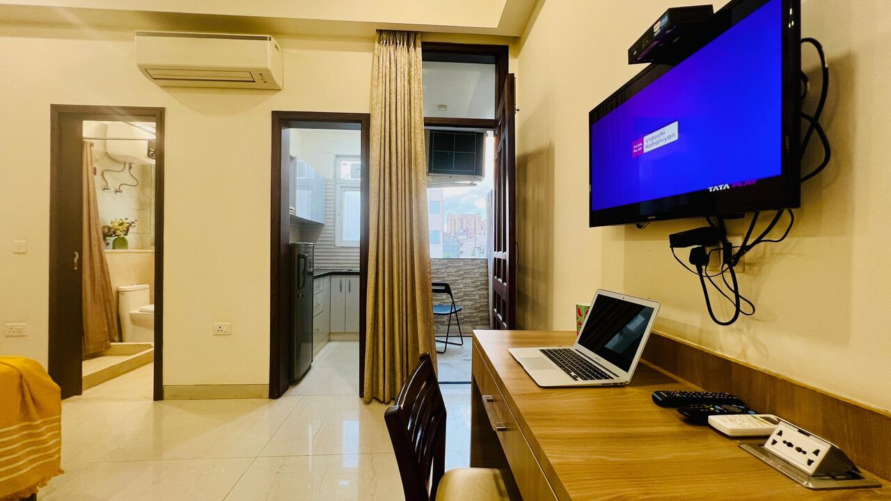 Gurgaon, Apartments, Flats, Houses & Villas, INR 3000/day,  Furnished,  Studio,  450 Sq. Feet,  Studio Apartment Golf Course Road