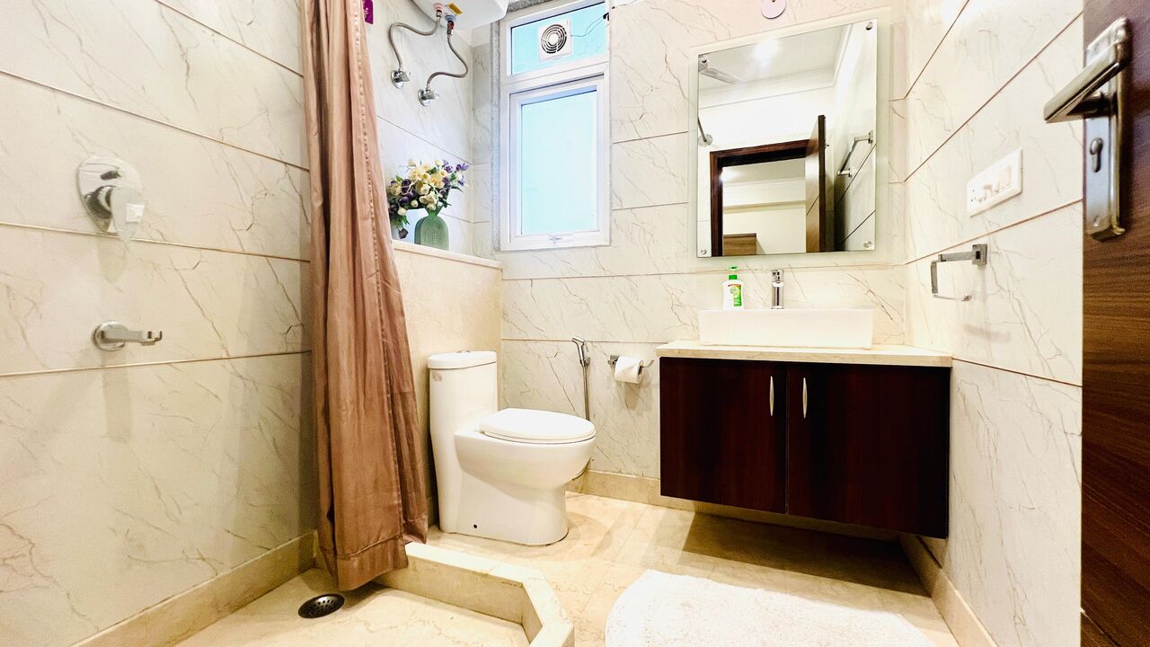 Gurgaon, Apartments, Flats, Houses & Villas, INR 3000/day,  Furnished,  Studio,  450 Sq. Feet,  Studio Apartment Golf Course Road