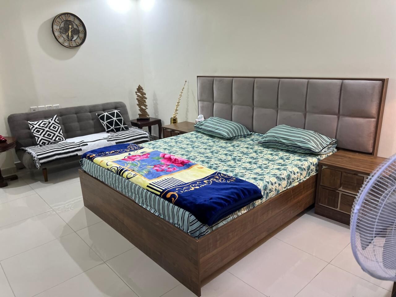 Riyadh, Housing Exchanges, SAR 1150/month,  1 BR,  Furnished Room For Rent &ndash; Professional Bachelor (Pakistani Only)