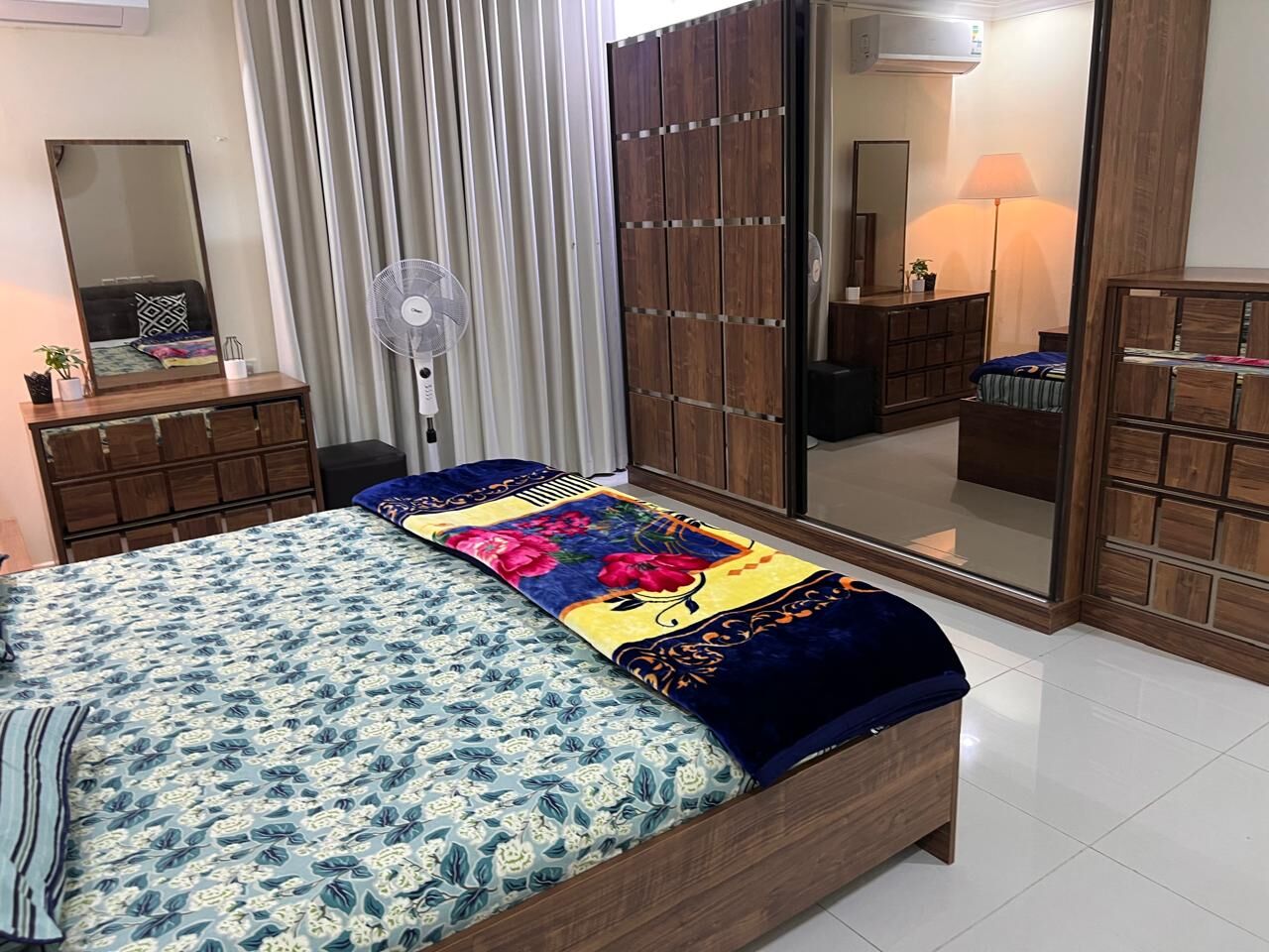 Riyadh, Housing Exchanges, SAR 1150/month,  1 BR,  Furnished Room For Rent &ndash; Professional Bachelor (Pakistani Only)