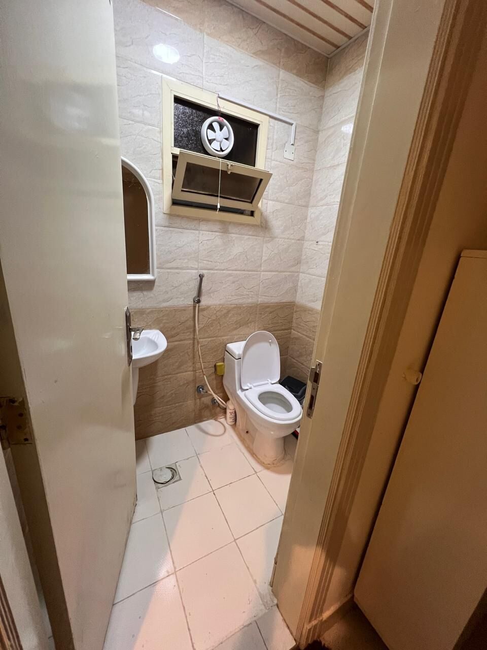 Riyadh, Housing Exchanges, SAR 1150/month,  1 BR,  Furnished Room For Rent &ndash; Professional Bachelor (Pakistani Only)
