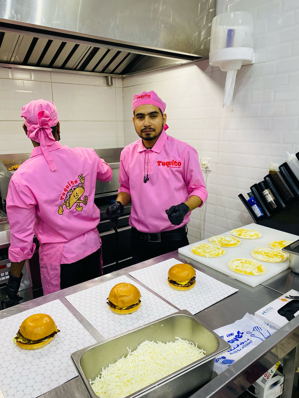 Riyadh, Food & Drink, Part-Time Burger & Salad Maker &ndash; Available In Riyadh